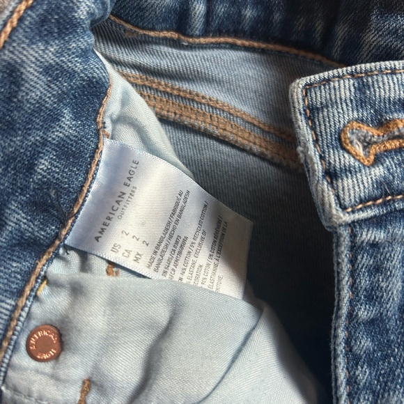American Eagle Mom Short Size 2 - Picture 6 of 6
